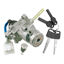 Kit serrature completo 1° equipaggiamento per KYMCO Xciting 250 (05), Xciting 250i 250 (06-07), Xciting 300i 300 (08), Xciting 300i R 300 (08-), Xciting 500 (05), Xciting 500 ABS 500 (10-), Xciting 500 R 500 (09-), Xciting 500i 500 (06-08), Xciting 500i R