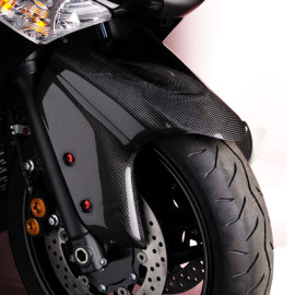 Parafango Anteriore in CARBONIO Lucido per YAMAHA T-MAX 500 dal (2008-2014)