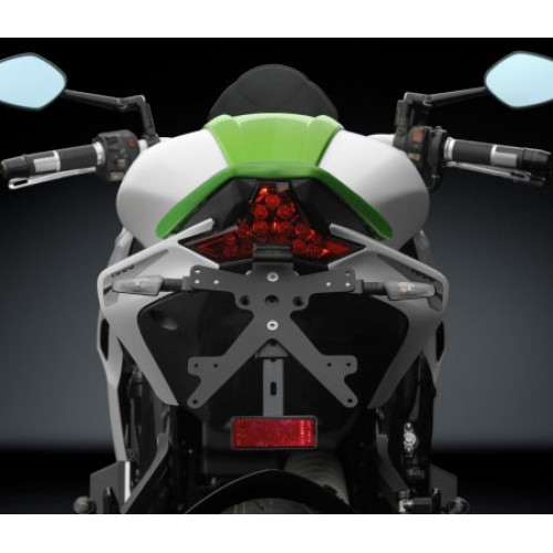 Porta Targa Regolabile Omologato RIZOMA linea FOX con luce targa LED e Catadiottro Specifico per KAWASAKI  Z 1000 (2014>)