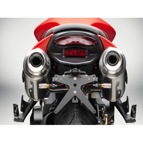 Porta Targa Regolabile Omologato RIZOMA linea FOX con luce targa LED e Catadiottro Specifico per TRIUMPH STREET TRIPLE 675 / R (2007>)
