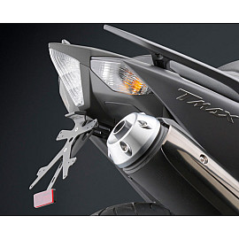 Porta Targa Regolabile Omologato FOX con luce targa Led RIZOMA Colore Nero per YAMAHA T-MAX 530 (2013>)