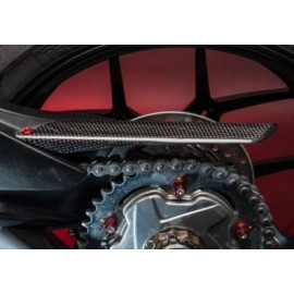 Copri Catena in Carbonio LIGHTECH per MV AGUSTA RIVALE 800 (2014-2015) - F3 675 / F3 800 (2012-2015) - B3 675 / B3 800 (2012-2015)