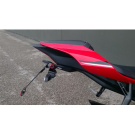 PORTA TARGA REGOLABILE CON LUCI E CATADIOTTRO LIGHTECH per YAMAHA R1 (2015>)