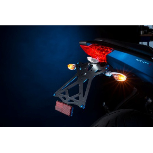 Kit Porta targa LIGHTECH regolabile con catadiotro e luce targa per YAMAHA MT-07 (2014-2018>)