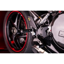 PEDANE REGOLABILI - CAMBIO STANDARD - CON POGGIAPIEDE FISSO DUCATI PANIGALE 1299 / 899 / 959 / 1199  PANIGALE V2 955 (2020-2024)