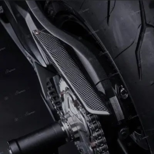 Copri catena in carbonio per APRILIA RS 660 (2020-2023)