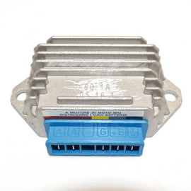 Regolatore di Tensione KOKUSAN - 12V - ca/cc - 5 faston per PIAGGIO ZIP 50 BASE - ZIP 50 FAST RIDER/RST - ZIP 50 RST (1998) - ZIP 50 SP (2000) - VELOFAX 50 - VESPA 50 ET2 (04-1998) - SFERA 125 FL - VESPA ET4 125 (1996/2000)