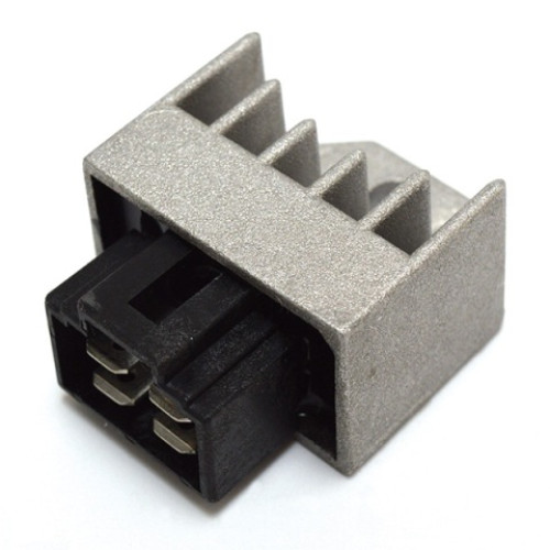 Regolatore di Tensione Adattabile 12V/8A - ca/cc - 4 faston - morsettiera nera per HONDA CRM 50 / NSR 50/75 / PK50 / C50/70/90 / Z50J / DIO 50/ZX/SP/GP/SC 01/SR / SJ BALI/EX 50/100 / SFX 50 / SH 50/100 / SRX SHADOW 50/90 / X8R 50S/X / CG125 (1992/1993) /