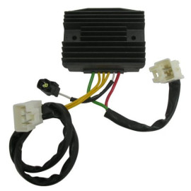 Regolatore di Tensione DUCATI ENERGIA TRIFASE 12V/35A - CC - C/SENSORE SPIA RICARICA - 3 CONNETTORI - 6 CAVI. CAVI ALTERNATORE 600 mm / CAVI BATTERIA 200 mm per PIAGGIO X 10 125 (12/13)