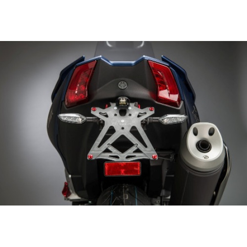 Porta Targa Regolabile LIGHTECH completo di Luce Targa e Catadiottro per YAMAHA T-MAX 530 (2017>)