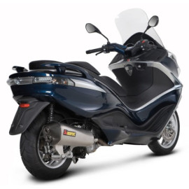 Silenziatore omologato, fodero nero fondello nero Akrapovic Linea Slip on (NERO) per PIAGGIO X 10 350 (12/13)