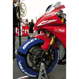 TERMOCOPERTE Biketek Tipiche Misure Pneumatici supportate: Anteriore: 120/70/17 , Posteriore: 190/55/17 o 190/50/17 o 180/55/17