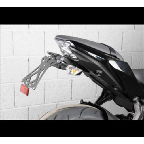 Porta Targa Regolabile LIGHTECH completo di Luce Targa e Catadiottro per KAWASAKI Z 650 (2017)